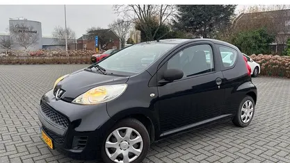 Zwart Gebruikt 2011 Peugeot 107 Hatchback | € 3.250 (Eerlijke prijs)