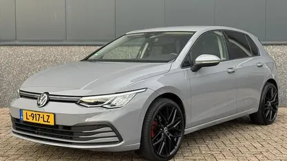 Occasion 2020 VW Golf VIII Style Hatchback | € 17.450 (Goede deal)