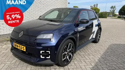Blauw Gebruikt 2024 Renault R5 Komfort Hatchback | € 30.900 (Eerlijke prijs)