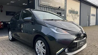 Occasion Toyota Aygo X-play 69 PK (50 kW) 2015 Grijs (metallic) Hatchback