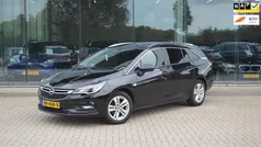 Zwart Gebruikt 2018 Opel Astra Edition Stationwagen | € 10.645 (Eerlijke prijs)