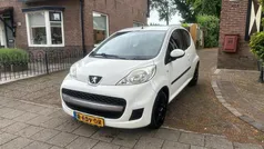 Wit Gebruikt 2011 Peugeot 107 Hatchback | € 3.199 (Eerlijke prijs)