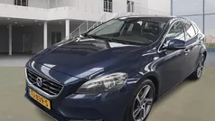 Blauw Gebruikt 2015 Volvo V40 Summum Stationwagen | € 6.950 (Eerlijke prijs)