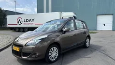 Bruin Gebruikt 2009 Renault Scénic III Expression MPV | € 3.950 (Eerlijke prijs)