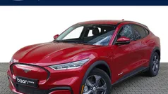 Rood Nieuw 2024 Ford Mustang Mach-E SUV | € 42.877 (Eerlijke prijs)
