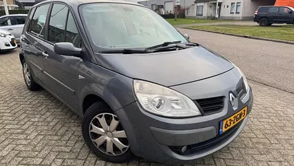 Grijs Gebruikt 2007 Renault Scénic II MPV | € 1.299 (Goede deal)