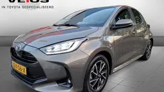 Bruin Gebruikt 2022 Toyota Yaris Hatchback | € 22.450 (Eerlijke prijs)