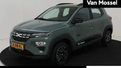 Groen Gebruikt 2023 Dacia Spring Essentiel Hatchback | € 13.440 (Eerlijke prijs)