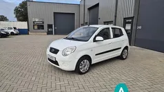 Wit Gebruikt 2011 Kia Picanto 2 Hatchback | € 2.350 (Eerlijke prijs)