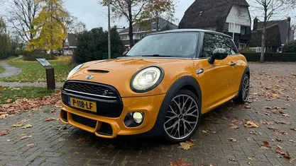 Oranje (metallic) Gebruikt 2015 Mini John Cooper Works Sport Hatchback | € 12.995 (Eerlijke prijs)