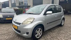 Grijs Gebruikt 2008 Daihatsu Sirion Hatchback | € 2.150 (Eerlijke prijs)