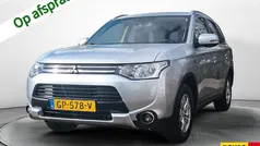 Grijs Gebruikt 2015 Mitsubishi Outlander P-HEV Edition SUV | € 12.400 (Eerlijke prijs)