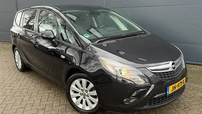 Zwart Occasion 2015 Opel Zafira Tourer Cosmo MPV | € 8.495 (Eerlijke prijs)