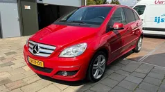 Rood Gebruikt 2009 Mercedes B200 MPV | € 1.499 (Super prijs)
