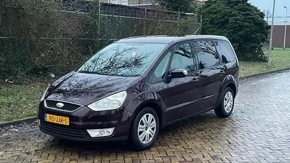 Paars Occasion 2009 Ford Galaxy Trend MPV | € 3.249 (Eerlijke prijs)