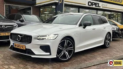 Occasion Volvo V60 R-Design 341 PK (250 kW) 2022 Wit (parellak) Stationwagen