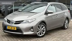 Bruin Gebruikt 2013 Toyota Auris Hybrid Stationwagen | € 9.799 (Eerlijke prijs)