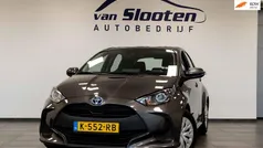 Grijs Gebruikt 2021 Toyota Yaris Hybrid Active Hatchback | € 18.450 (Eerlijke prijs)