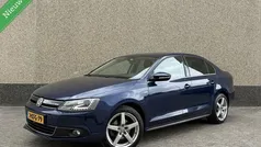 Blauw Gebruikt 2013 VW Jetta Highline Sedan | € 8.244 (Eerlijke prijs)