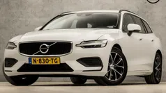 Wit Gebruikt 2022 Volvo V60 Momentum Stationwagen | € 25.945 (Super prijs)