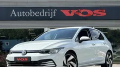 Wit Gebruikt 2023 VW Golf VIII Business Hatchback | € 24.900 (Eerlijke prijs)