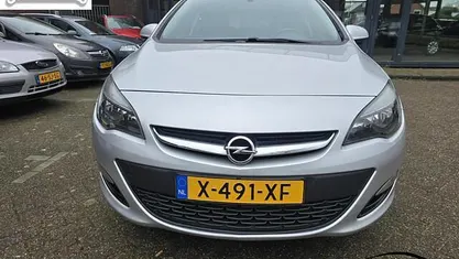 Gebruikt 2014 Opel Astra Sport Hatchback | € 6.999 (Eerlijke prijs)