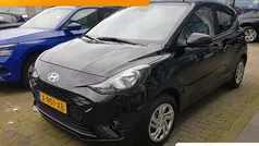 Zwart Gebruikt 2024 Hyundai i10 Comfort Hatchback | € 19.895 (Eerlijke prijs)