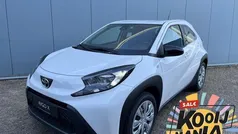 Gebruikt 2025 Toyota Aygo Play Hatchback | € 269
