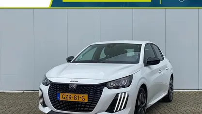 Wit Nieuw 2025 Peugeot 208 Style Hatchback | € 21.940 (Super prijs)