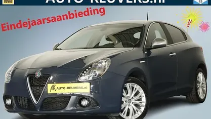 Grijs Gebruikt 2016 Alfa Romeo Giulietta Super Hatchback | € 12.900 (Eerlijke prijs)