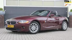 Rood, metallic lak Gebruikt 2003 BMW Z4 Cabriolet | € 9.900 (Eerlijke prijs)
