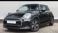 Zwart, metallic lak Gebruikt 2023 Mini Cooper Hatchback | € 24.750 (Eerlijke prijs)