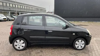Occasion 2005 Kia Picanto Hatchback | € 1.295 (Eerlijke prijs)