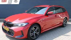 Rood Gebruikt 2024 BMW 330 M Sport Stationwagen | € 46.895 (Eerlijke prijs)