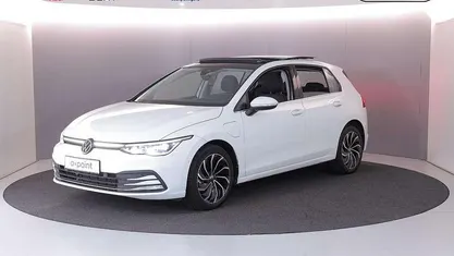 Wit Occasion 2022 VW Golf VIII Style Hatchback | € 26.449 (Eerlijke prijs)