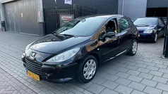 Zwart, metallic lak Gebruikt 2006 Peugeot 307 Hatchback | € 1.499 (Eerlijke prijs)