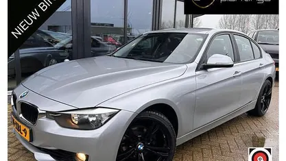 Occasion 2012 BMW 320 Executive Sedan | € 9.945 (Eerlijke prijs)