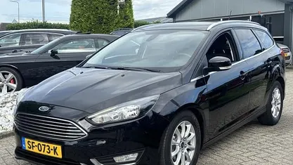 Zwart Gebruikt 2017 Ford Focus Titanium Stationwagen | € 6.950 (Eerlijke prijs)