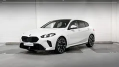 Alpineweiss (licht wit) Gebruikt 2024 BMW 120 M Sport Hatchback | € 42.900 (Super prijs)