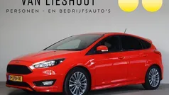 Rood Gebruikt 2018 Ford Focus ST-Line Sedan | € 13.650 (Eerlijke prijs)