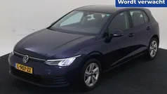 Blauw Gebruikt 2021 VW Golf VIII Life Hatchback | € 20.450 (Eerlijke prijs)