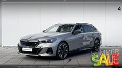 Oxidgrau metallic (grijs metallic) Gebruikt 2024 BMW i5 Comfort Edition Sedan | € 89.900 (Eerlijke prijs)