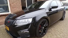 Zwart, metallic lak Gebruikt 2015 Skoda Octavia RS Stationwagen | € 14.900 (Eerlijke prijs)
