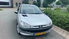 Grijs Gebruikt 2004 Peugeot 206 Hatchback | € 799