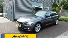 Grijs, metallic lak Gebruikt 2014 BMW 316 Sport Line Stationwagen | € 14.777 (Eerlijke prijs)