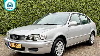Grijs (metallic) Gebruikt 2001 Toyota Corolla Terra Hatchback | € 2.090 (Eerlijke prijs)