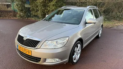 Occasion 2010 Skoda Octavia Elegance Stationwagen | € 4.995 (Goede deal)