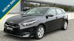 Zwart Gebruikt 2023 Kia Ceed 2 Hatchback | € 18.995 (Eerlijke prijs)