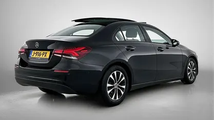 Zwart Occasion 2020 Mercedes A180 Business Sedan | € 25.850 (Goede deal)