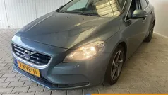 Blauw Gebruikt 2013 Volvo V40 R-Design Stationwagen | € 4.650 (Goede deal)